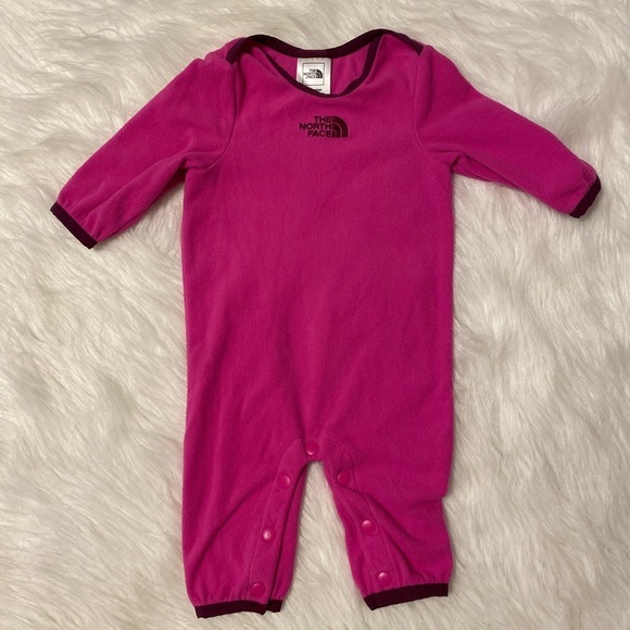 The North Face Girl’s‎ Size 0-3M One Piece Outfit - Picture 1 of 5